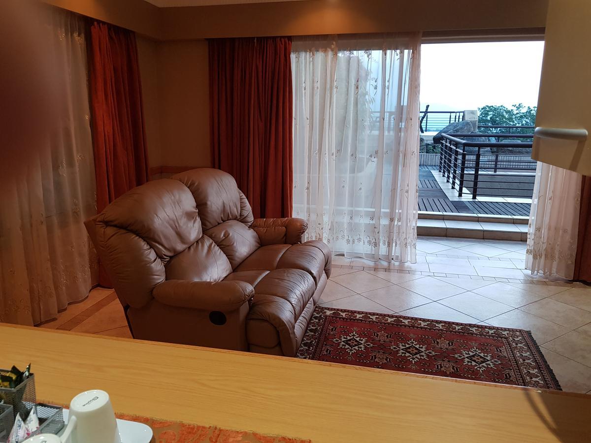 Bubez Guesthouse Бабертон Екстер'єр фото