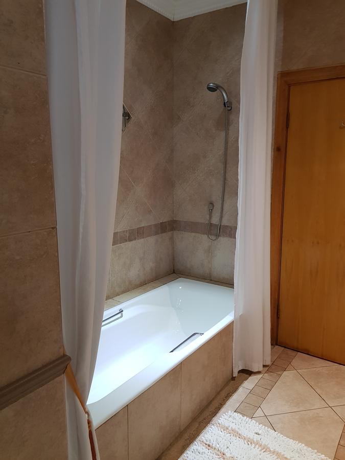 Bubez Guesthouse Бабертон Екстер'єр фото